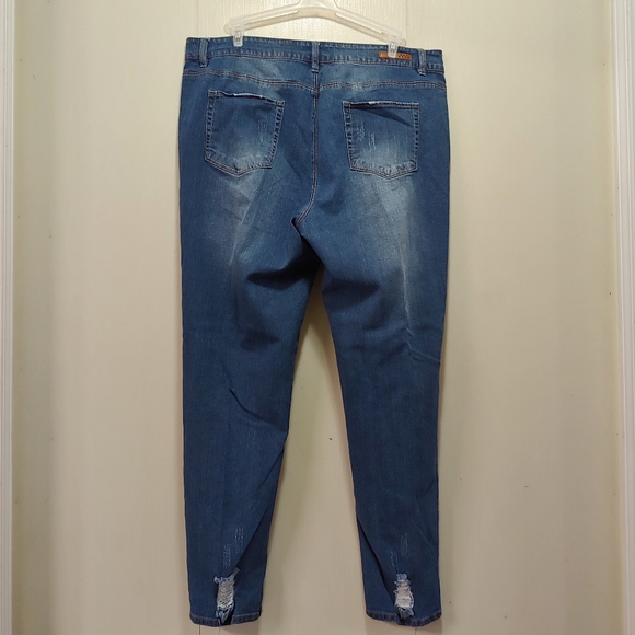 Dollhouse Size 20 distressed skinny jeans - Picture 4 of 4